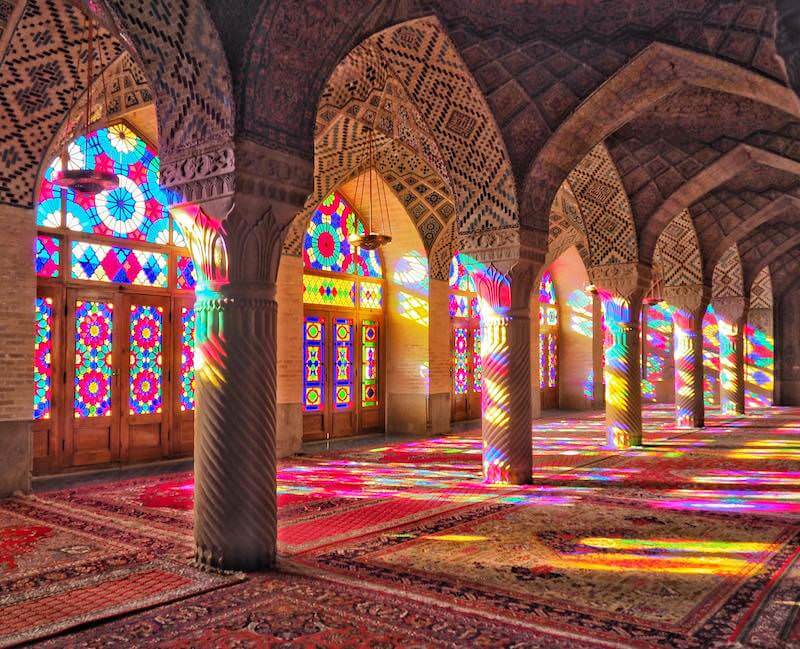 イランの人気観光地。シーラーズの「ピンクモスク」
