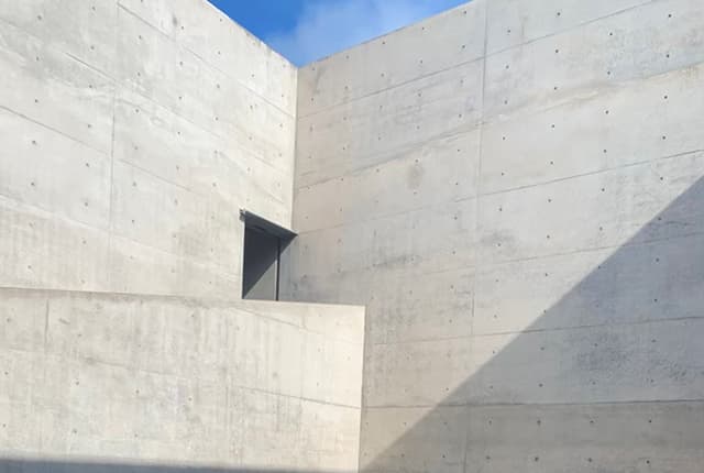 地中美術館
