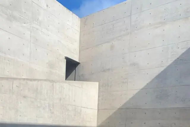 地中美術館