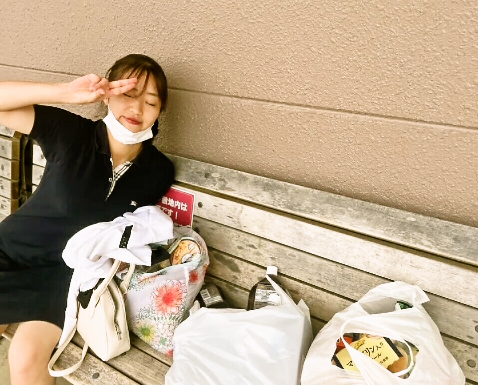 住み込みバイト女性