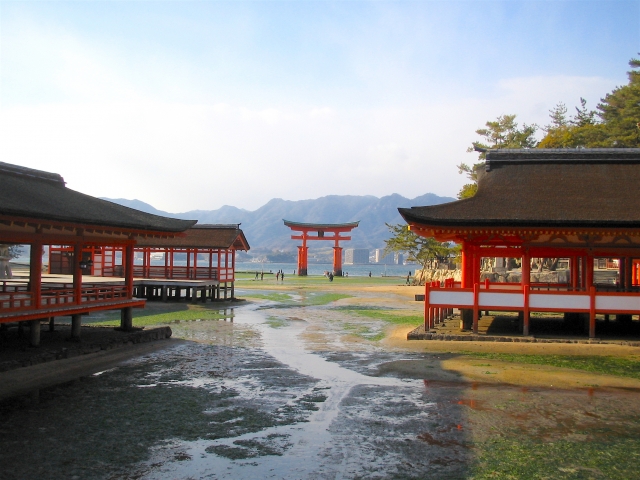 干潮時の厳島神社