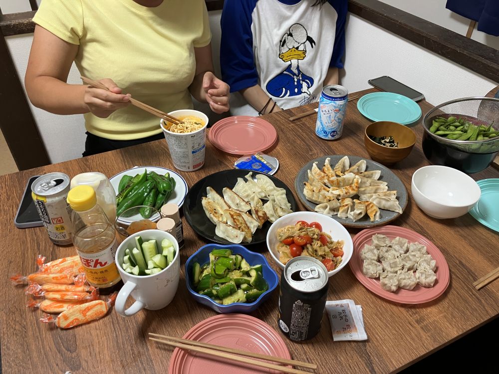 相部屋で食事