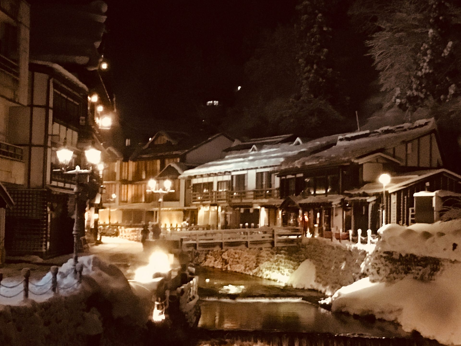 銀山温泉(山形県)