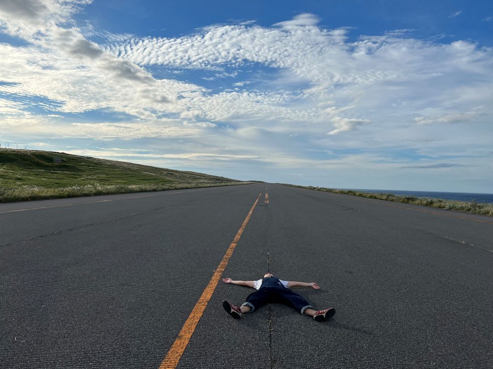 リゾートバイトで休日を過ごす男性スタッフ