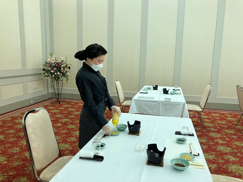 リゾートバイト　ホール