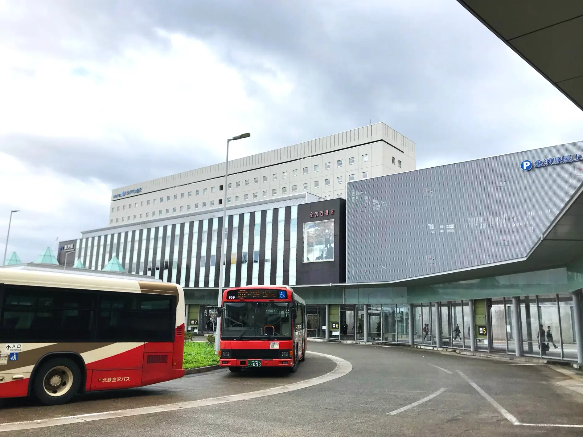 金沢駅