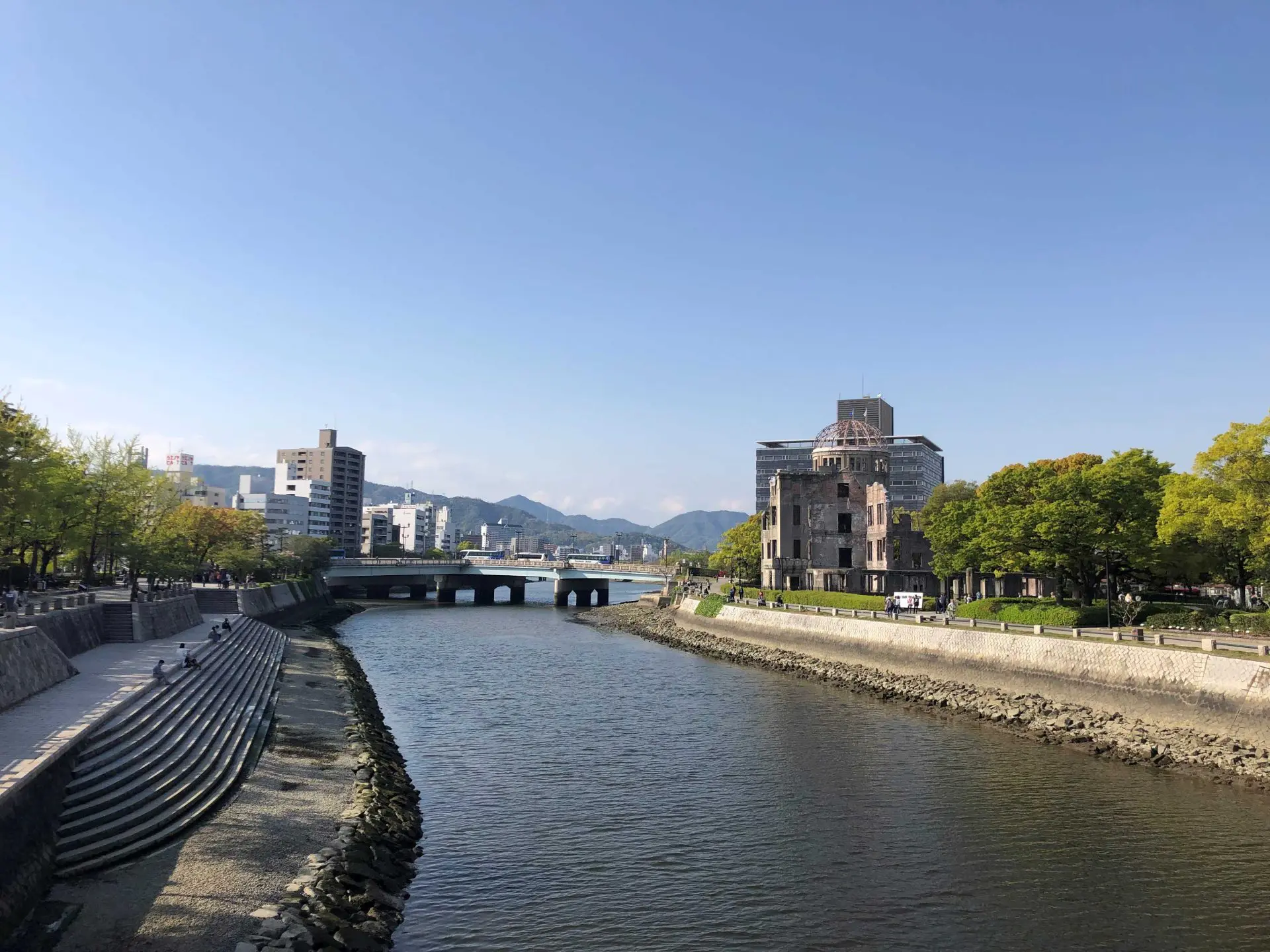 広島