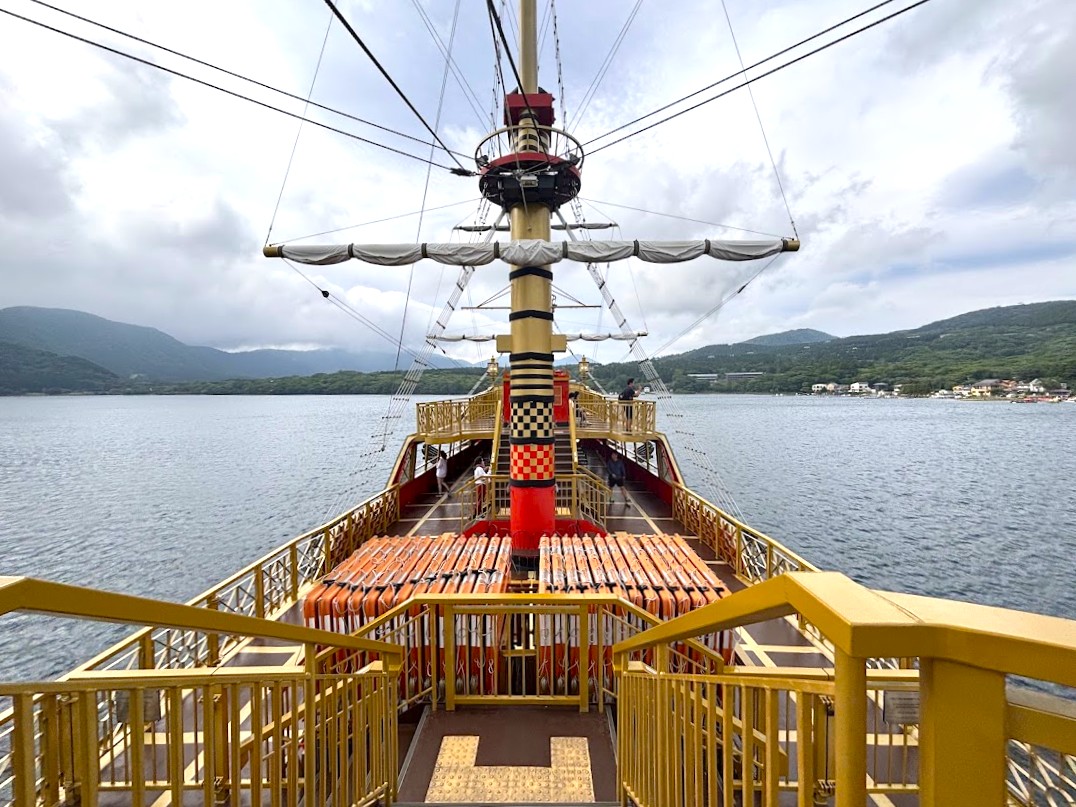 箱根海賊船　デッキ