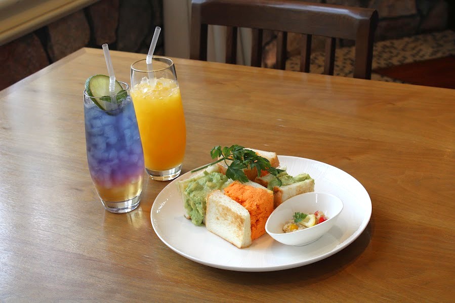 一色堂茶廊　二色サンド