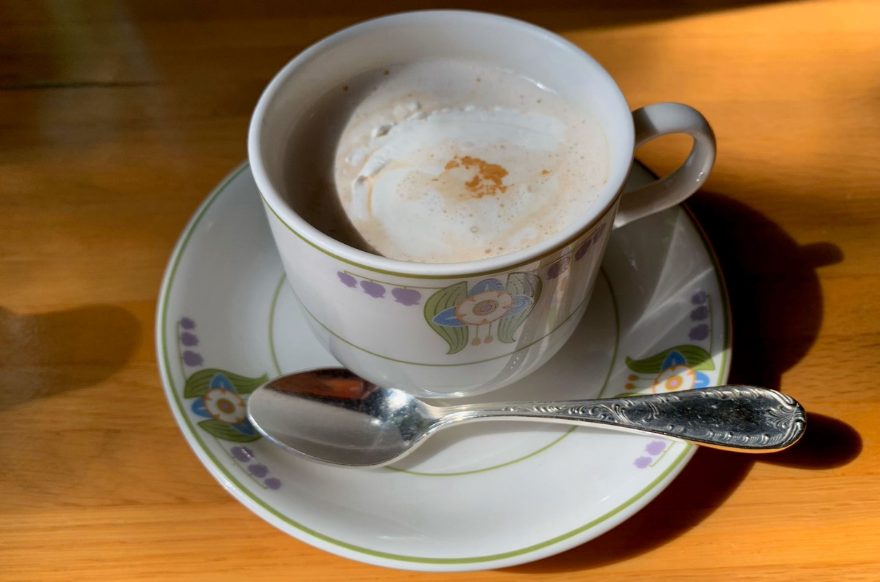 万平ホテルのカフェ