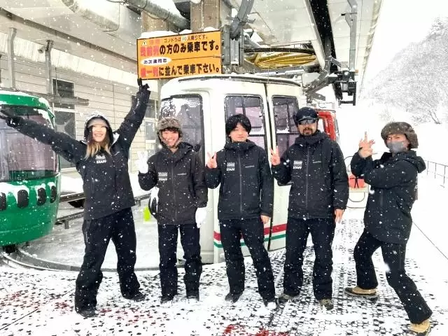 スキー場　リフト係