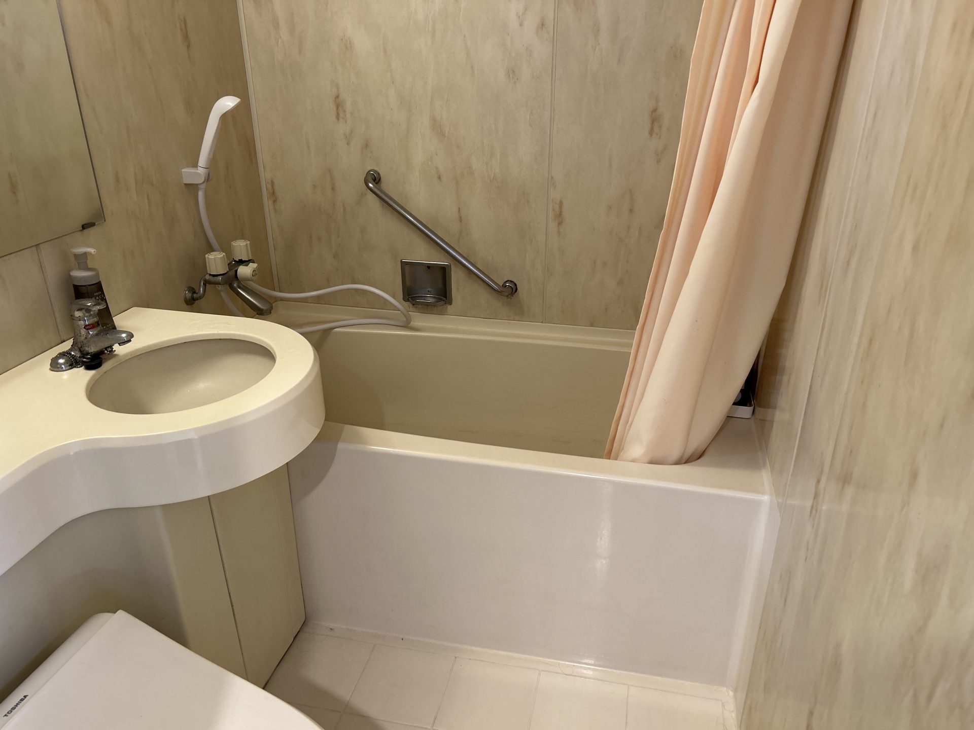 ホテル暮らし！リゾートバイト生活にすぐ馴染んだ