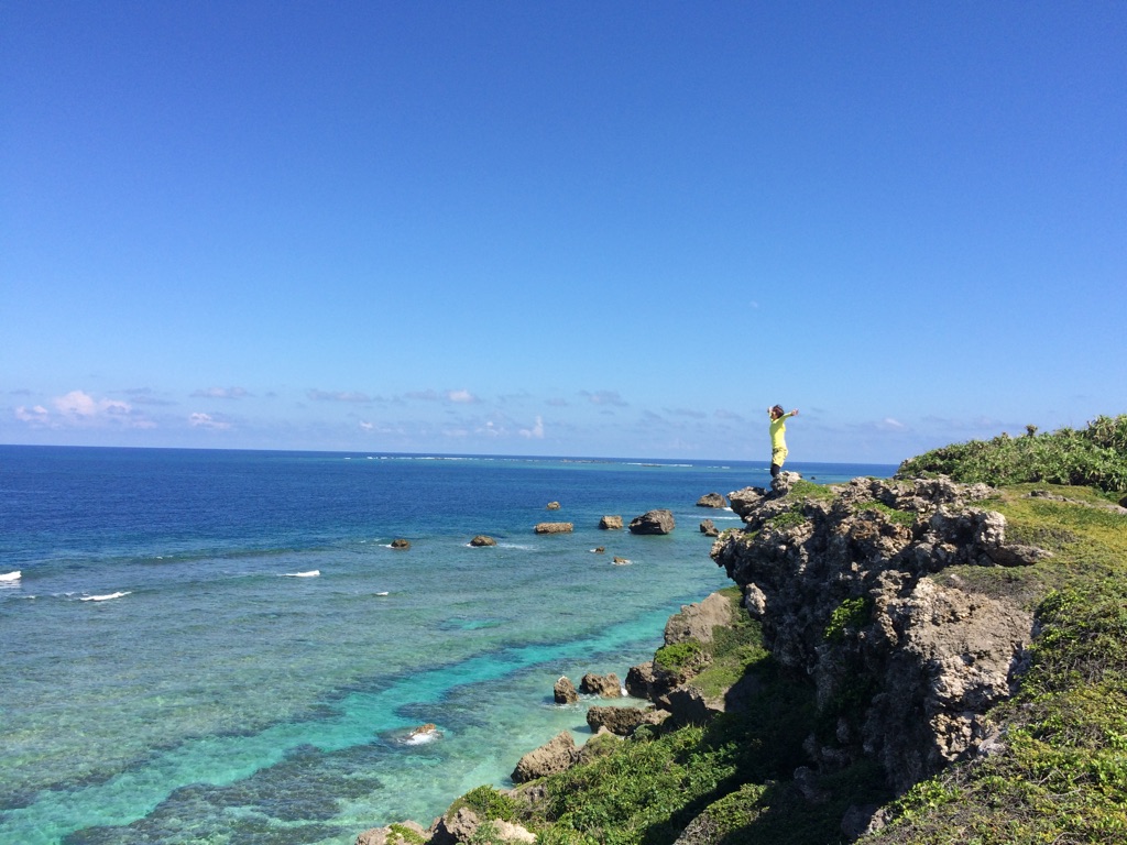 宮古島の断崖からの景色
