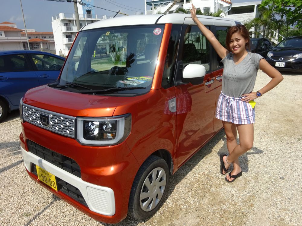 レンタカーを利用するリゾバスタッフ